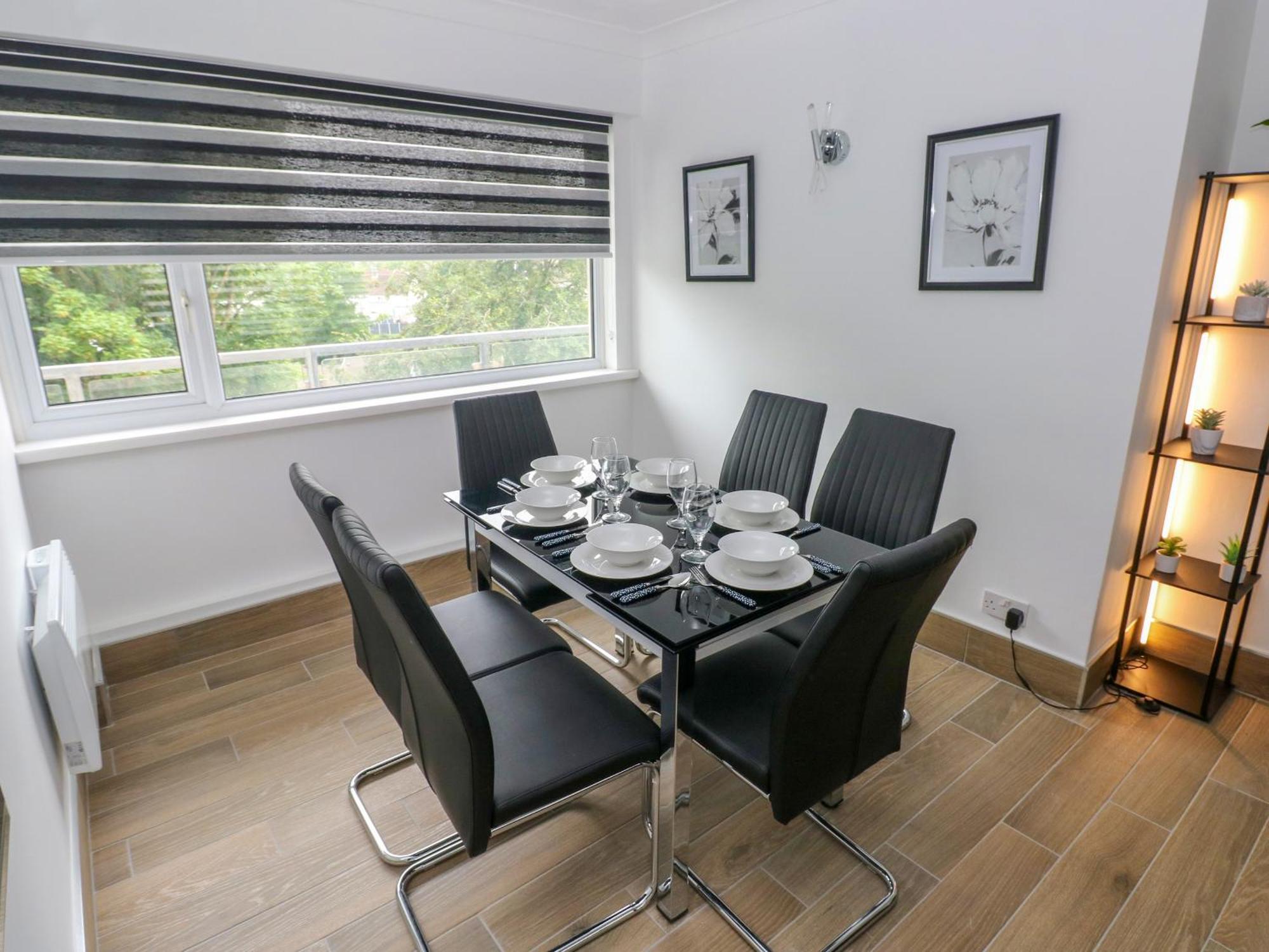 34 Croft Court Apartment Tenby